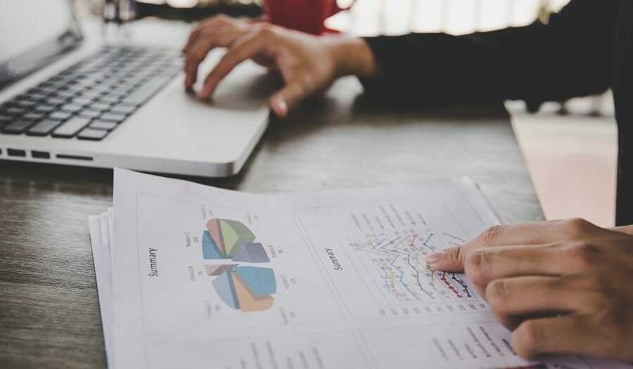 Sustancia Económica en BVI Imagen con Persona con Estadísticas